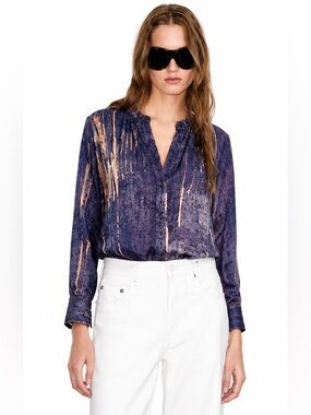 NWOT Go Silk Go Peasant Lightweight Breezy Blouse Deep Blue/Gold Print |  Small